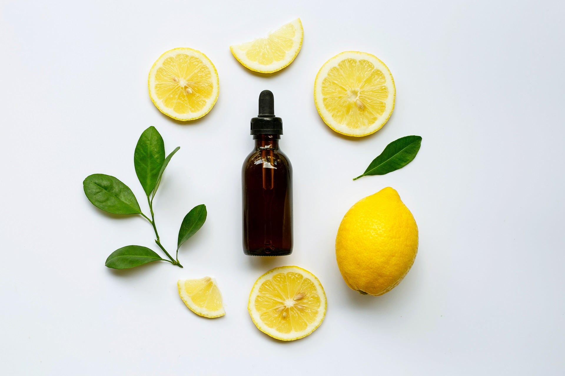 The Ultimate Guide to Lemon Essential Oil